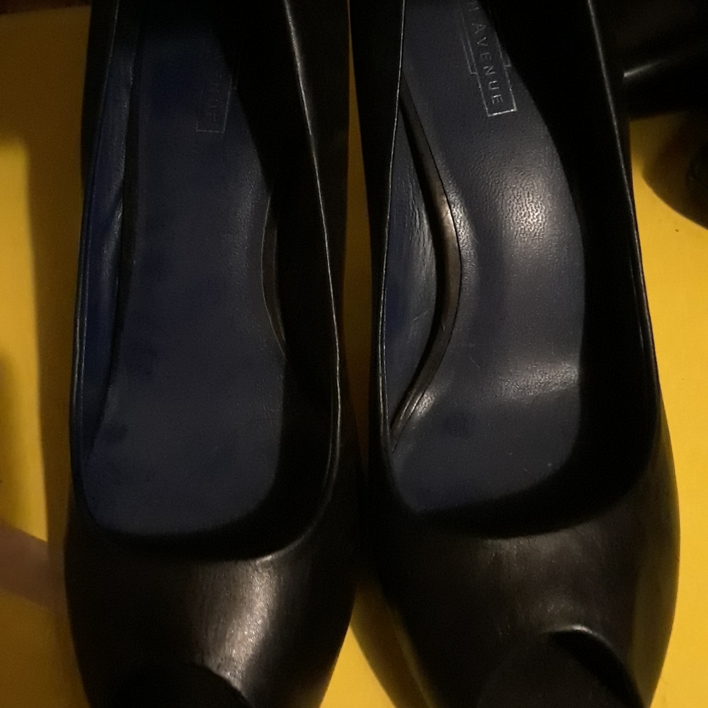 New Fifth Avenue Black open toe leather shoes